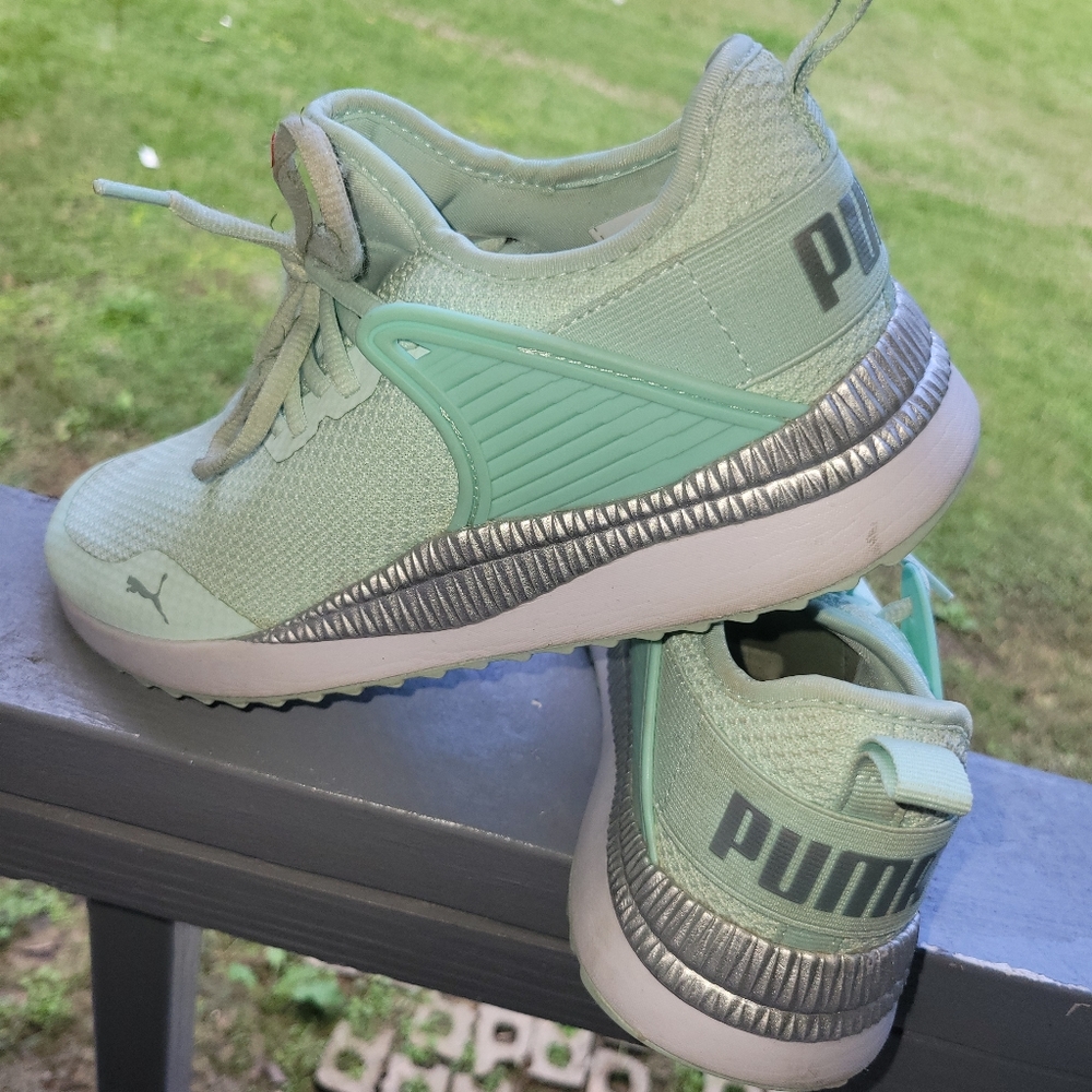 Puma size 6 girls. Teal color
